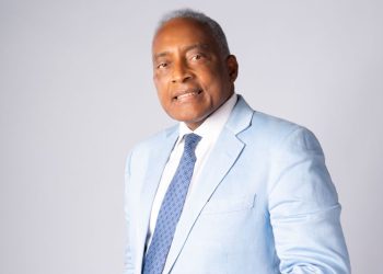 Cirujano dominicano Pablo Grullón recibe Honoris Causa en Panamá por revolucionarias técnicas estéticas