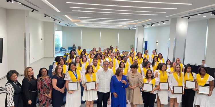 ENECOOP y COOPCUES gradúan 103 dirigentes en Identidad y Gestión Administrativa Cooperativa