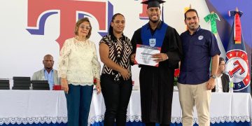 Más de 50 prospectos de béisbol integran el primer grupo de bachilleres graduados de CENAPEC de la promoción 2024-2025