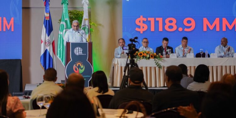 COOPZOAMÉRICA rompe récord histórico: activos superan los RD$2,068 millones y estrena nueva imagen en su XXIII Asamblea